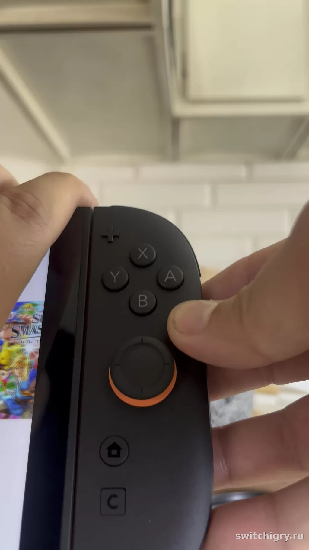 Скрипит корпус и люфтят направляющие у Nintendo Switch: что делать